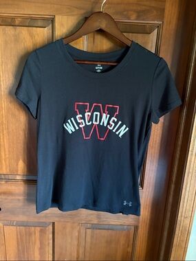 Under Armour Black Wisconsin Badgers Graphic Tee Women's SMALL
